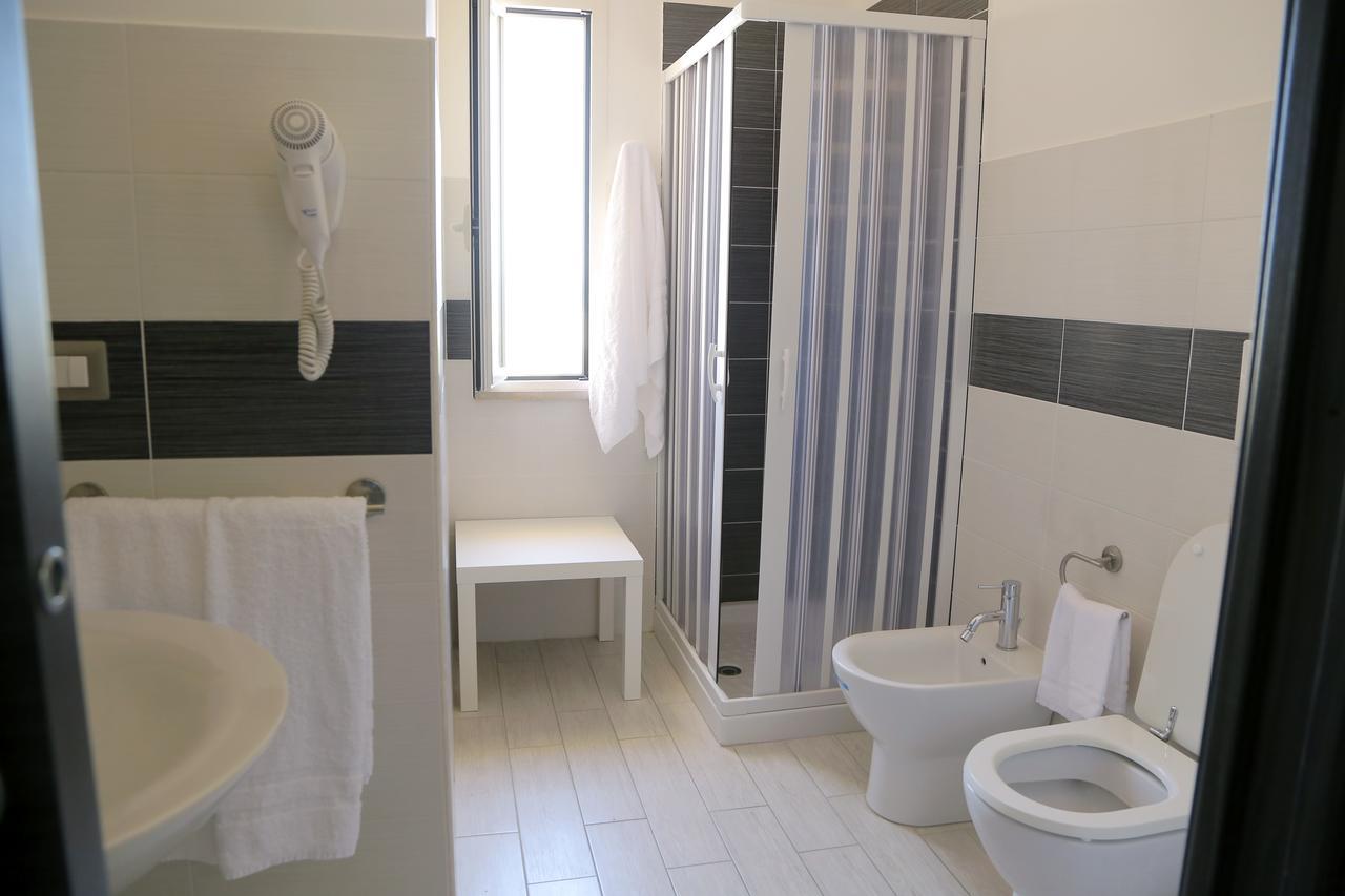 Rooms La Perla Del Mare Margherita Di Savoia Εξωτερικό φωτογραφία